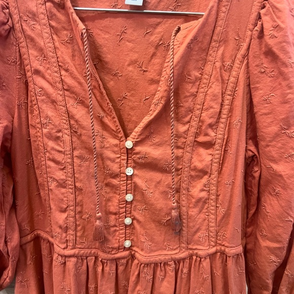 Elegant salmon colored Midi Dress - Picture 2 of 3